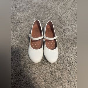 SO Girls Size 4 Dress Shoes